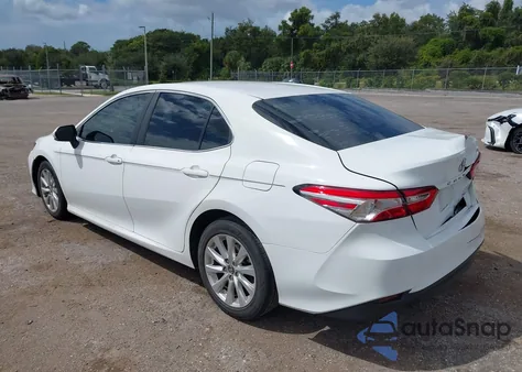 2018 Toyota Camry Le из США, поврежденный, VIN 4T1B11HK3JU017687
